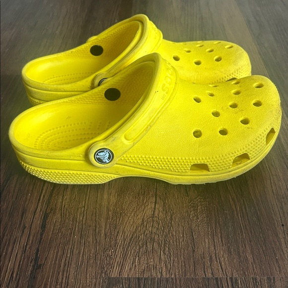 Crocs bundle white/yellow size 5 youth/ 7 women - Picture 12 of 12